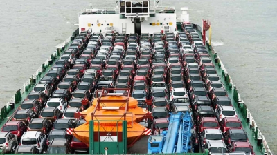 அரச அதிகாரிகளுக்கு சலுகை வாகன உரிமம் ரத்து!