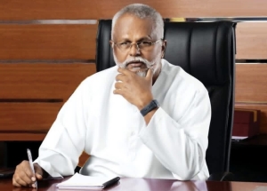 டக்ளஸ் அதிரடி கைது!