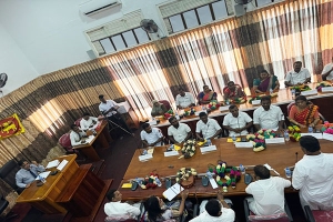 மட்டக்களப்பில் வீடு - டெலிப்போன் இணைந்த ஆட்சி