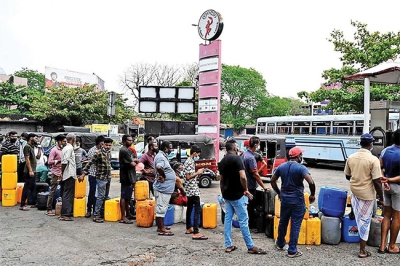 முக்கிய அரசியல்வாதியின் எரிபொருள் நிரப்பு நிலையத்திற்கு பூட்டு