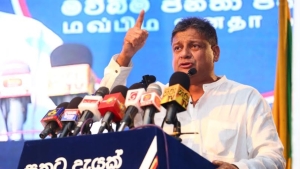 உலகில் எந்த நாடும் மக்களுக்கு நிவாரணம் வழங்கி மீண்டதில்லை