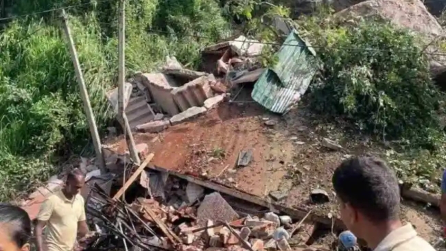 பஹல கடுகன்னாவ மண் சரிவில் 6 பேர் பலி