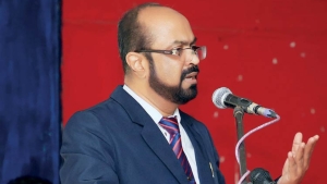பிரபல அமைச்சரை பதவி விலக கோரிக்கை