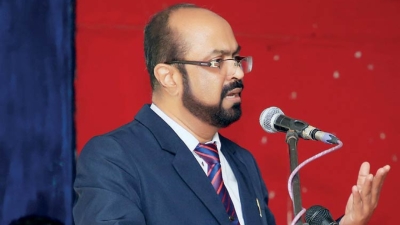 பிரபல அமைச்சரை பதவி விலக கோரிக்கை