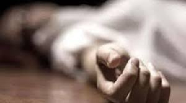 கணவன் கொத்திக் கொலை; மனைவி கைது