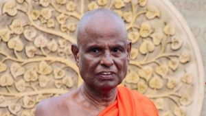 சர்ச்சையில் சிக்கிய அட்டமஸ்தானாதிபதி பதவி விலக தீர்மானம்?