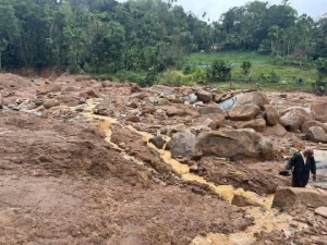 நிலச்சரிவு விபத்து தொடர்பில் சிவப்பு எச்சரிக்கை!