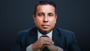 முழு அமைச்சரவை உடனடியாக பதவி விலக வேண்டும்