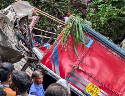 பஸ் விபத்தில் 21 பேர் பலி, மேலும் 22 பேரின் நிலை கவலைக்கிடம்
