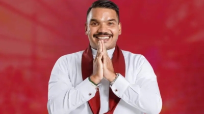 &quot;மகிந்த காற்று நாமல் வாசனை&quot;