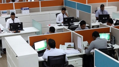 தனியார் ஊழியர்களுக்கு கட்டாய விடுமுறை