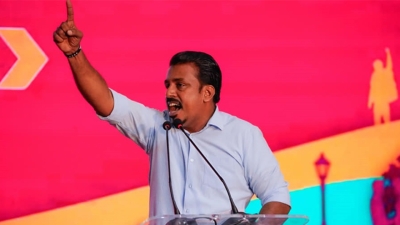 எதிர்கட்சியை தாக்கிய புயல்