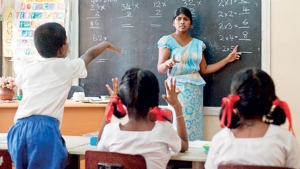 கற்பித்தல் நேரத்தை நீடித்தால் சம்பளம் அதிகரிக்க வேண்டும்